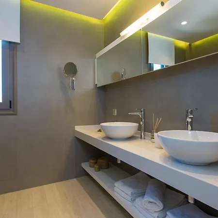 Aria - Private Pool, Playground, Ping Pong & Close To Beach, By Thinkvilla Villa *