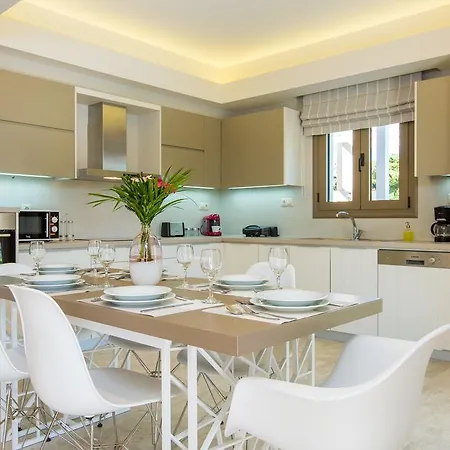 Aria - Private Pool, Playground, Ping Pong & Close To Beach, By Thinkvilla Villa